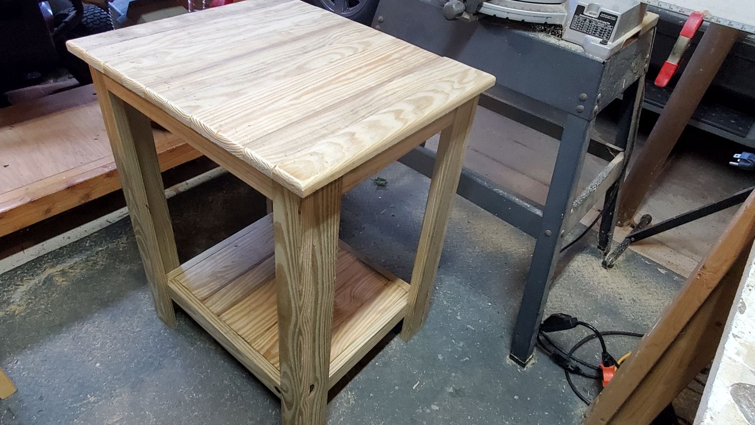 Bee Table 